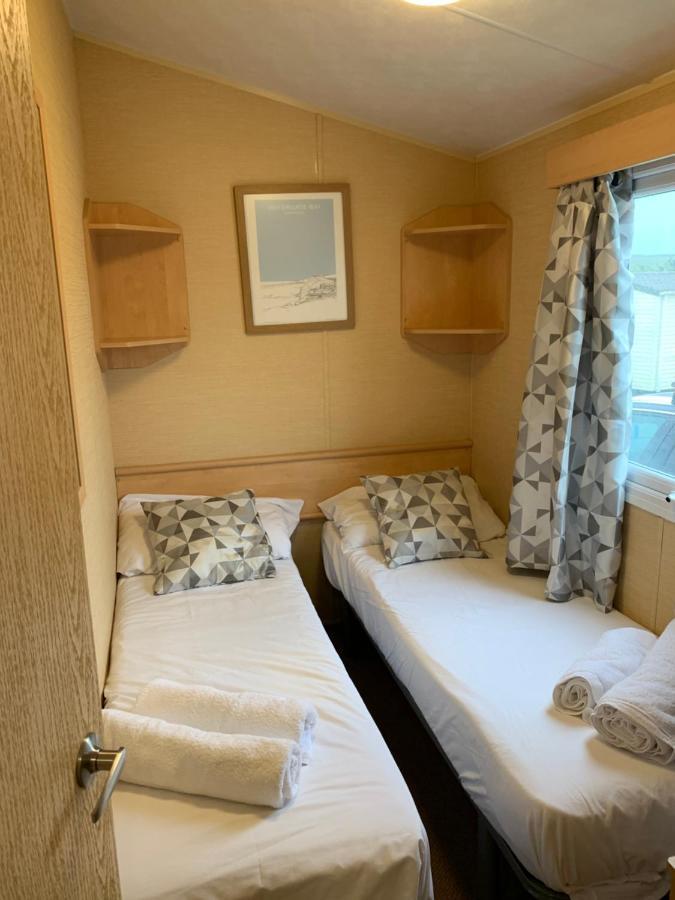 Newquay Bay Porth Caravan Hotel Exterior photo
