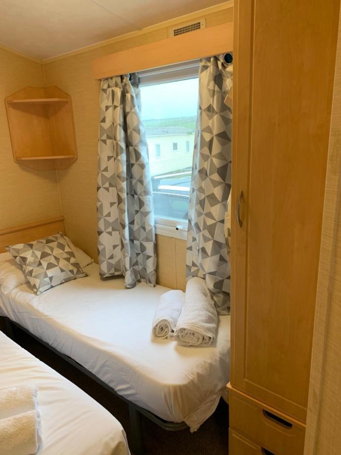 Newquay Bay Porth Caravan Hotel Exterior photo