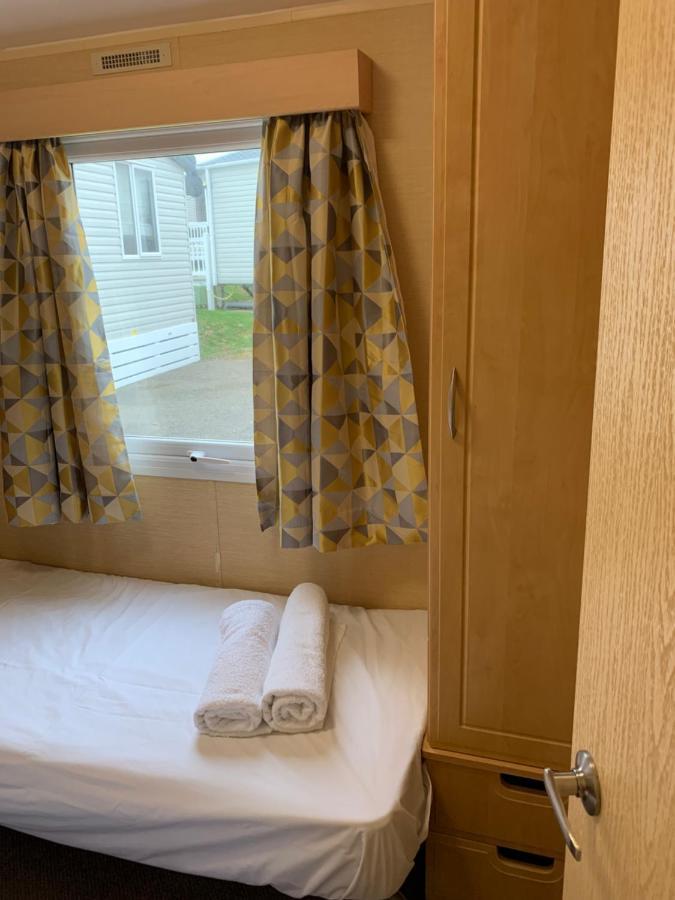 Newquay Bay Porth Caravan Hotel Exterior photo
