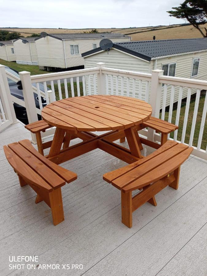 Newquay Bay Porth Caravan Hotel Exterior photo