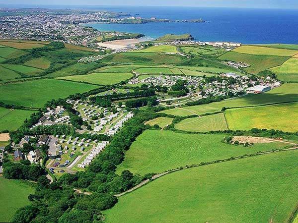Newquay Bay Porth Caravan Hotel Exterior photo