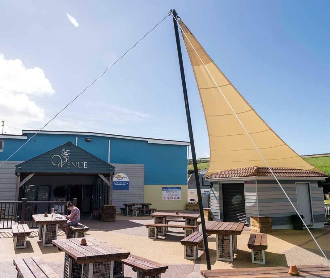 Newquay Bay Porth Caravan Hotel Exterior photo