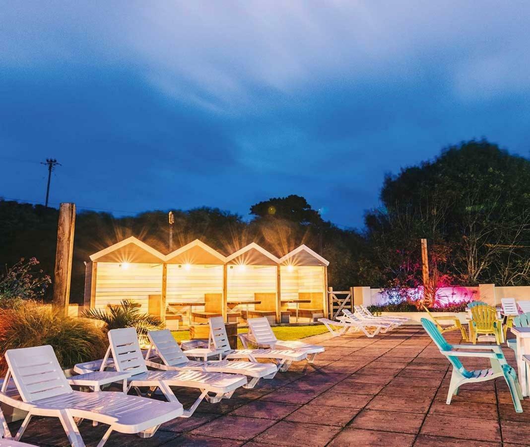 Newquay Bay Porth Caravan Hotel Exterior photo